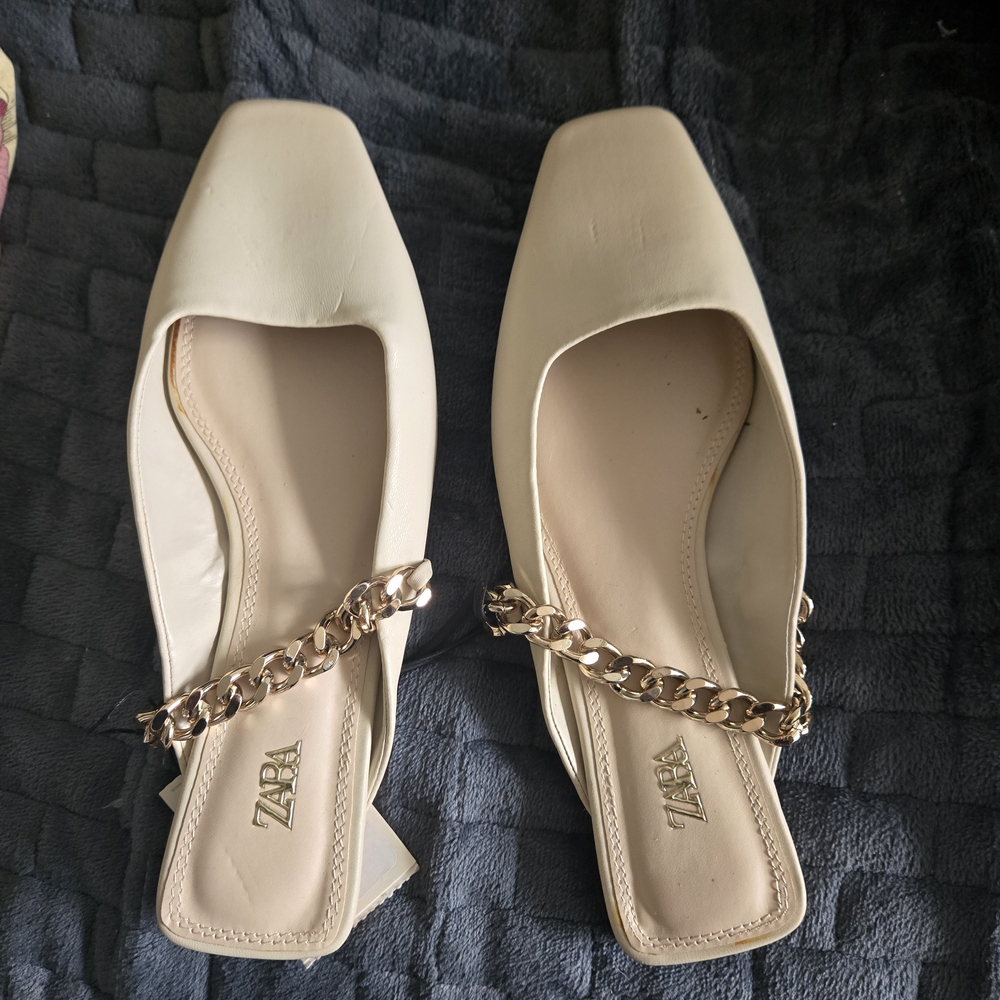 ZARA Cream Chain-Detail Square-Toe Flats